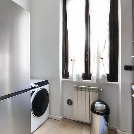 Elegant In Porta Romana - Tiraboschi Апартаменты *