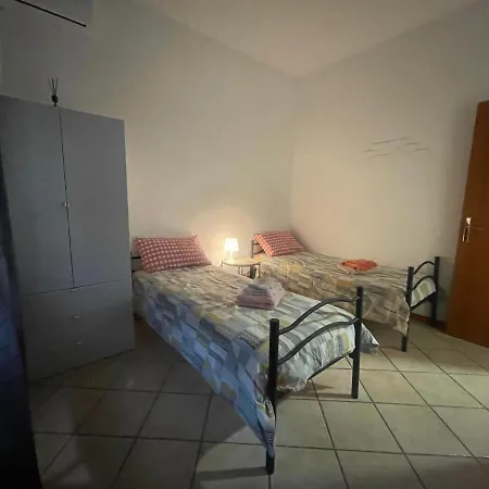 Roberta House Il Tuo Rifugio Per Concerti, Eventi E Fiere Lägenhet