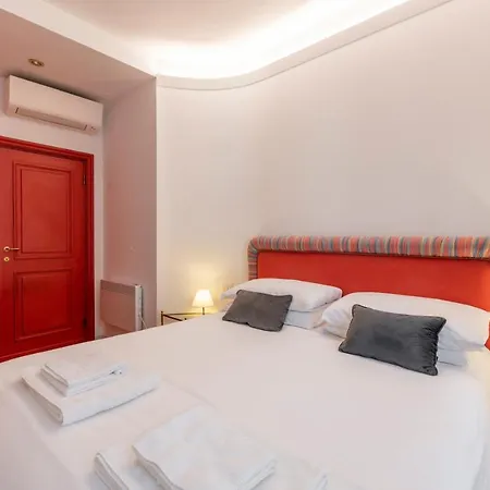 Royal - Centro Duomo Apartman *