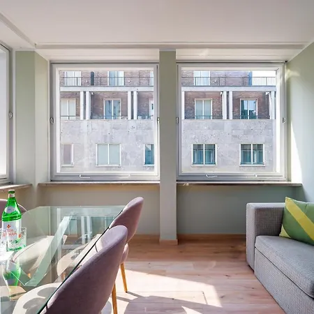 Adore Aparthotel *