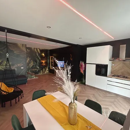 House Twenty - Five Milano