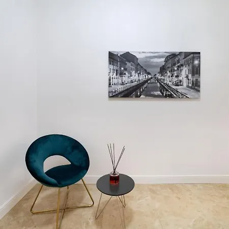 Apartment San Babila - Luxury Milanese *