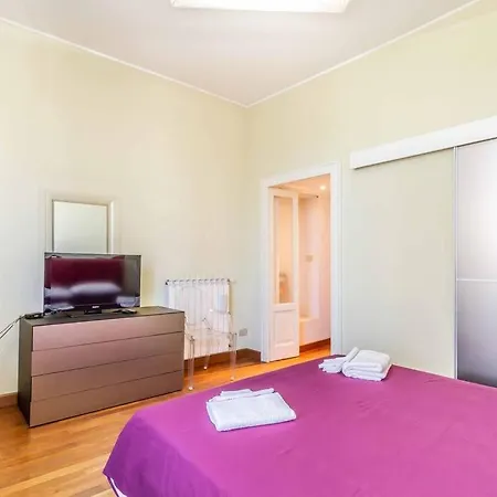 Apartment Domusmi Sempione-95 Milan
