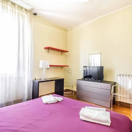 Apartment Domusmi Sempione-95 Milan