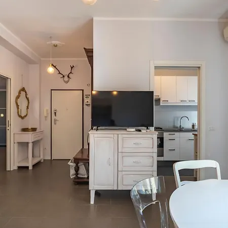 I Host - Medeghino * Milan