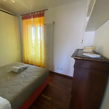 Quiet Cozy Attic Isola District Daire Milano
