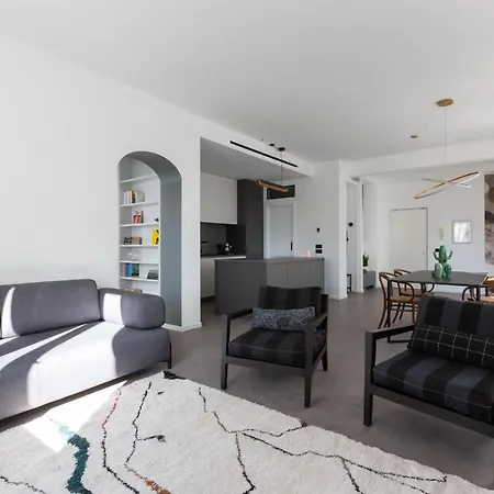Sant'ambrogio Bright And Stylish Flat *