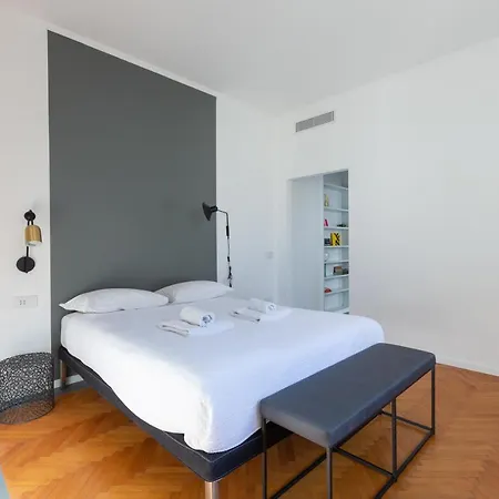 Sant'ambrogio Bright And Stylish Flat Apartment