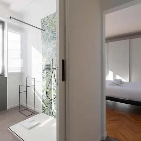 Sant'ambrogio Bright And Stylish Flat Milan
