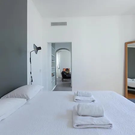 Sant'ambrogio Bright And Stylish Flat Apartment