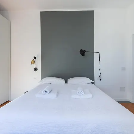 Apartment Sant'ambrogio Bright And Stylish Flat