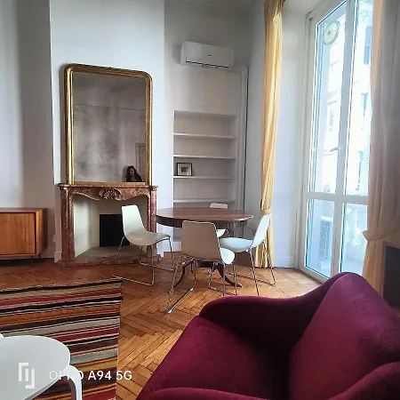 Stilish Flat In Downtown Appartement Milaan