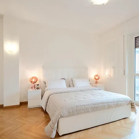 Lux 180sqm Flat - Entire Last Floor *