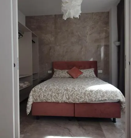 Апартаменты Pink Maison Centro Piazza Diaz Duomo Милан