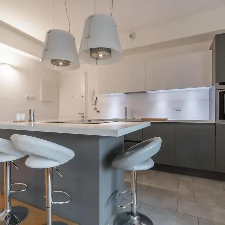 Appartement The Rent - Modern Three-bedroom With Terrace In Cenisio District