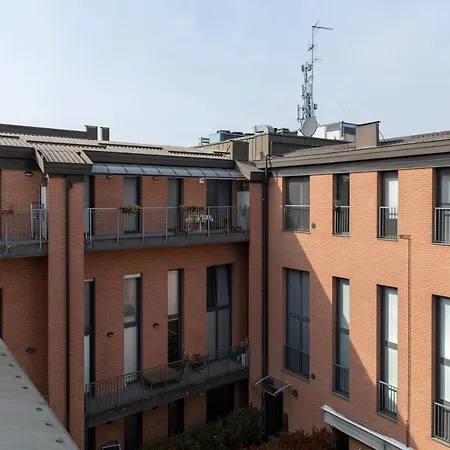 Salomone - Mecenate District Apartment Milan