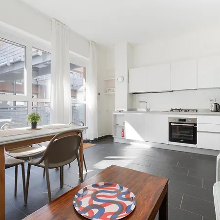 Guesthost - Industrial Design Near M4 Tolstoj * 米兰