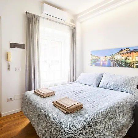 Apartment House Navigli In The Heart Of The Naviglio Grande
