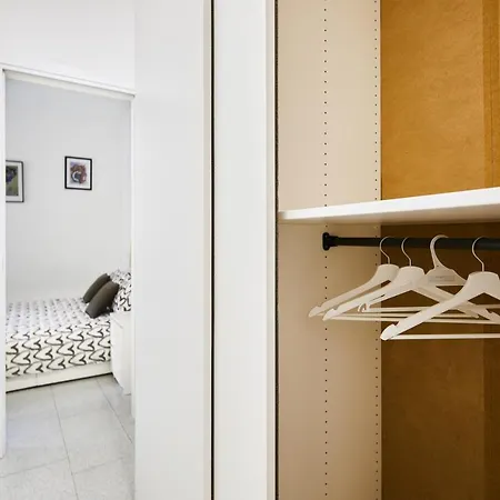 Apartment House Naviglio Quattro Milan