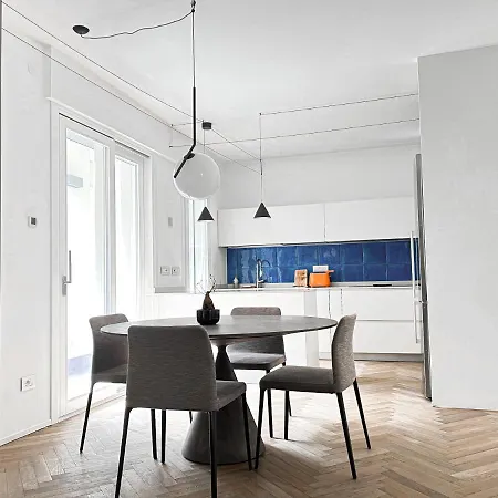 The Boutique Houses - Uptown Apartment *