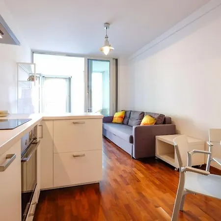 Apartment Cozy With Spacious Veranda