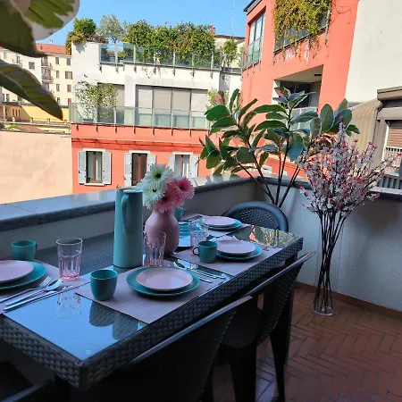 Apartment Exclusive And Unobtainable Big Terrace In Downtown With Ac, Wifi, Subway M1 And M2 In Shopping Area *