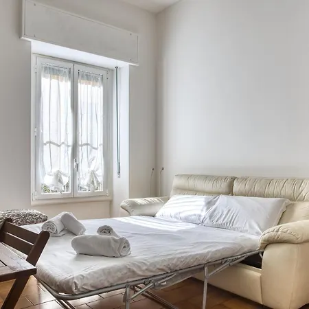 Joivy Adorable 1 Bed Flat Near Centre * ميلان