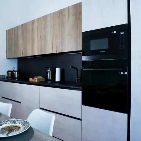 Wonderful Downtown Apartment-hd Netflix, King-size Bed, Two Minutes' Walk From Metro Apartament *