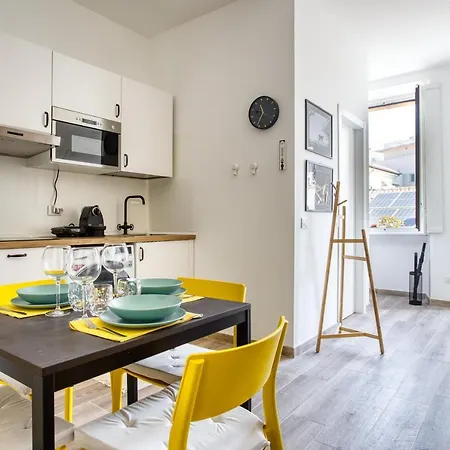 Joivy Bright Flat Near Sforzesco Castle