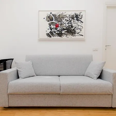 Schiaparelli 4 Apartment Milan