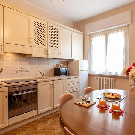 Bnbutler - Principe Eugenio - Casa Corsini, Un Angolo Retro Apartamento *