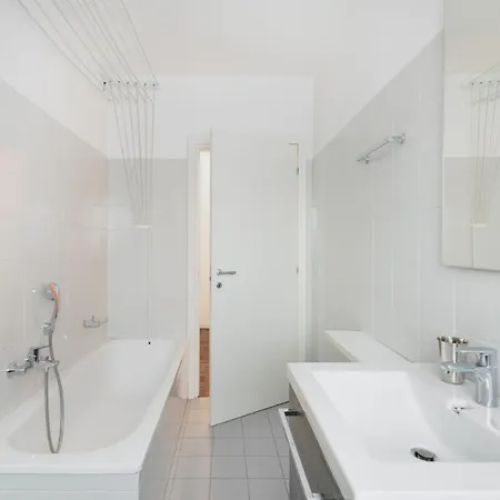 Easylife - Accogliente Dimora Con Balcone Apartment Milan