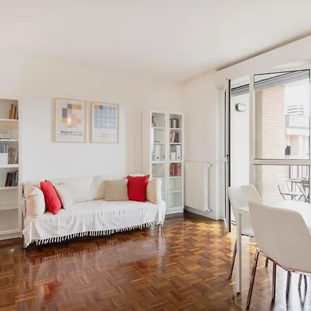 Easylife - Accogliente Dimora Con Balcone * Milan