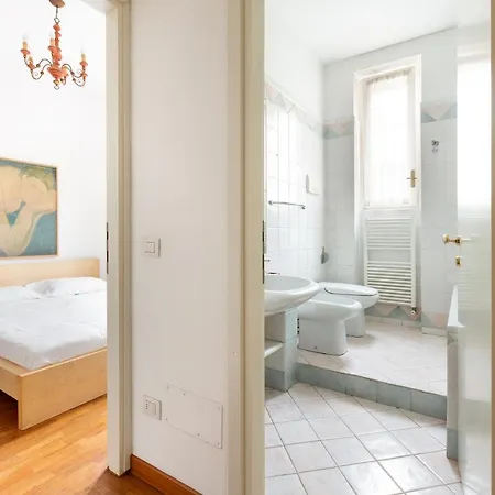 Apartment Cozy With Balcony - Porta Romana District *