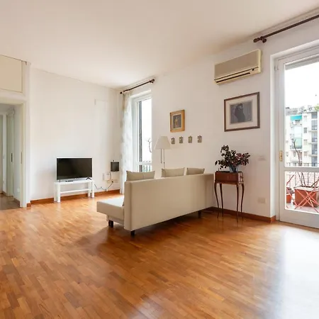 Daire Cozy With Balcony - Porta Romana District