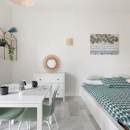 شقة Comfy X2 - 1,1 Km Far From Iulm University! *