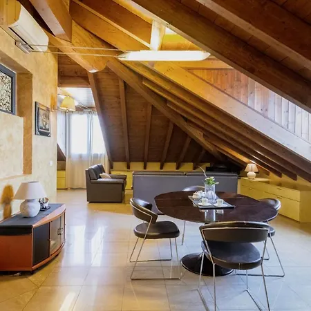 Appartamento Easylife - Esclusivo Attico In S Babila Milano