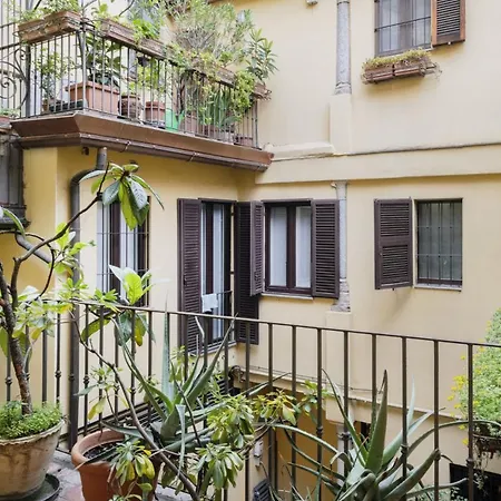 Easylife - Comodo Con Terrazza Zona Navigli Апартаменты *