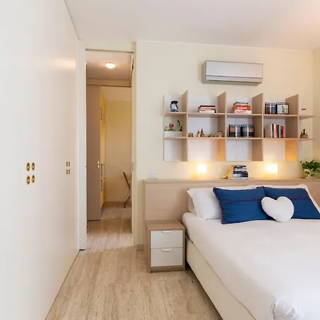 Twins - Tolstoj District Apartment Milan