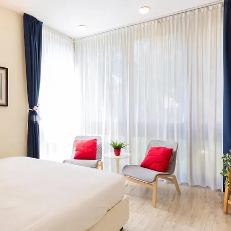 Twins - Tolstoj District Apartment