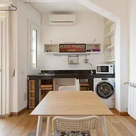 Budget Studio - 1,5 K Far From Citta Studi Apartment