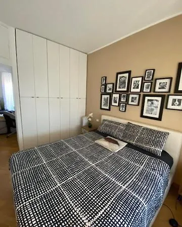 Alloggio in famiglia Super Comfy Double Bedroom With Private Bathroom *