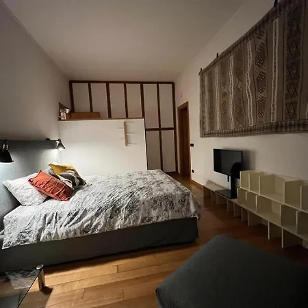 10 Apartment *