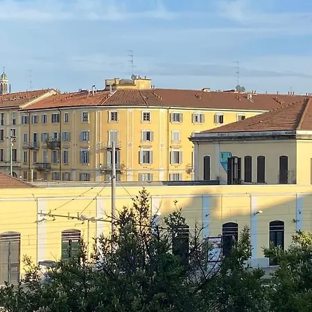 Lm Tortona House ميلان