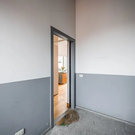 The Orange Attic - Navigli *