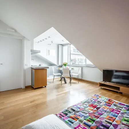 The Orange Attic - Navigli Apartmán