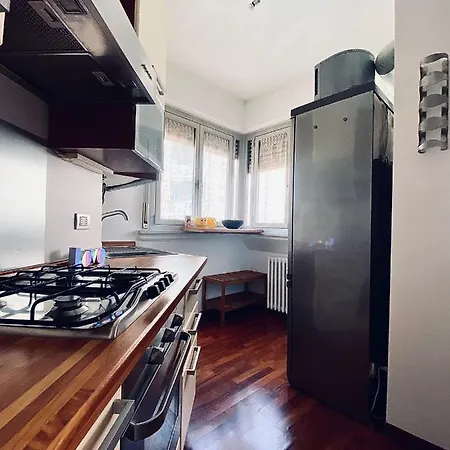 דירה Elegante Bilocale In Zona Porta Romana מילאנו