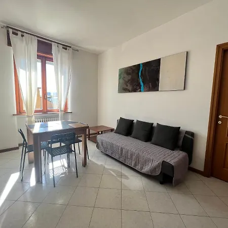 Apartment Domusmi Viale Monza 319 Milan
