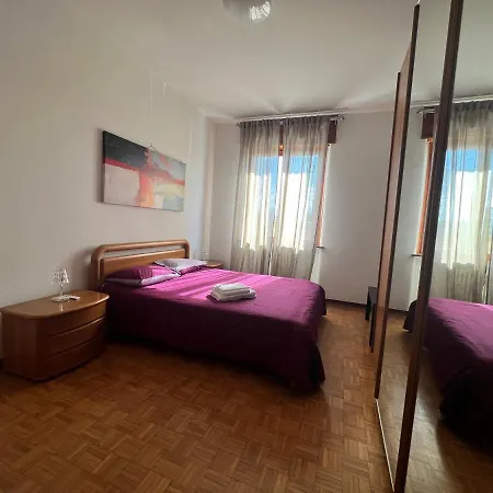 Apartment Domusmi Viale Monza 319 Milan