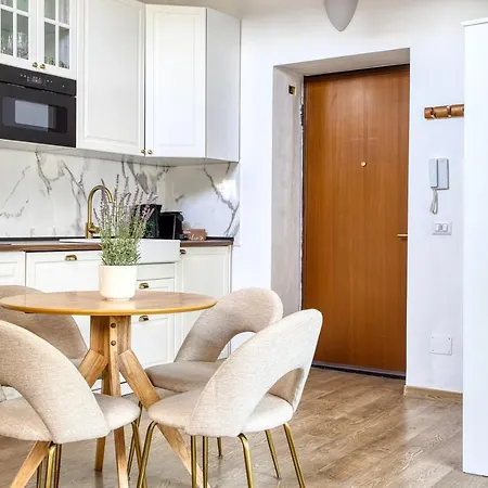 Appartamento Hostmate - Milano- Corso - Garibaldi *